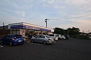 スリーエフ 徒歩17分。 1340m
