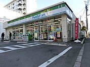 ファミリーマート 130m