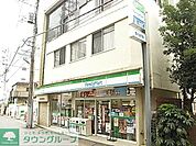ファミリーマート 200m