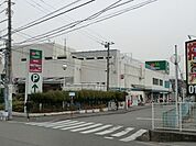 マルエツ柿生店 徒歩11分。スーパー 840m