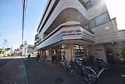 セブンイレブン戸田新曽南店 175m