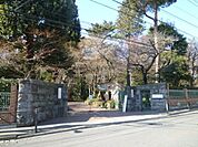 私立白百合女子大学 845m