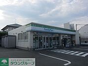 ファミリーマート宮沢町一丁目店 徒歩10分。コンビニ 730m
