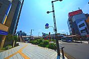 駅前 62m