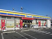 ミニストップ昭島緑町3丁目店 徒歩10分。コンビニ 800m