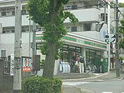 ローソンストア100  881m