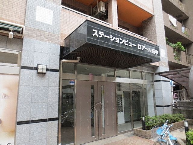8 / 9