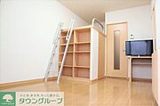 備品は部屋毎に異なります。1Ｆのみフローリング。