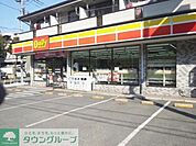 デイリーヤマザキ多摩永山店 徒歩3分。コンビニ 200m