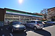 ファミリーマート高尾駅南店 979m
