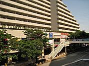 ザ・スクエア聖蹟桜ヶ丘店 703m