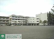 府中市立府中第四中学校 徒歩11分。中学校 860m