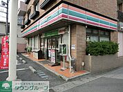 セブンイレブン松戸東部小学校前店 徒歩7分。コンビニ 560m