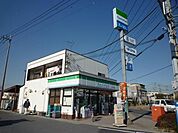 ファミリーマート 200m