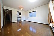 角部屋明るいリビング