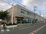 三郷郵便局 730m