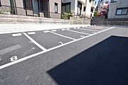 広めの駐車場です