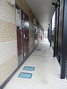 室内へのアプローチ