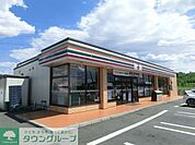 セブンイレブン 徒歩12分。コンビニ 910m