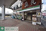 ファミリーマート大野東松山駅東口店 徒歩9分。コンビニ 650m