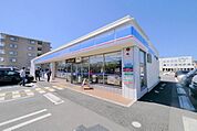 ローソン日高上鹿山店 957m