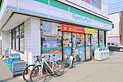 ファミリーマート坂戸花影町店 73m