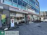 周辺：セブンイレブン狭山市駅東口店 徒歩11分。 820m