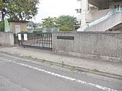 第七小学校 580m