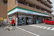 ファミリーマート 571m