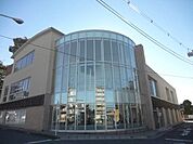 平山図書館 695m