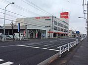 コジマ×ビックカメラ東大和店 558m