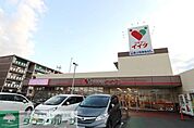 ダイソーコモディイイダ東大宮店 徒歩18分。 1400m