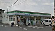ファミリーマート大宮御蔵店 524m