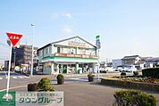 ファミリーマート土呂駅前店 324m