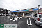 ローソン上尾瓦葺店 徒歩11分。コンビニ 870m