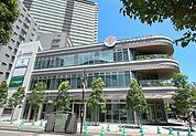 大宮サクラスクエアモール 徒歩12分。 890m