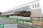 LIFE 徒歩8分。スーパー 600m