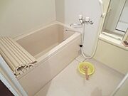 ★バスルームは広々しておりますし追い焚きも可能です★