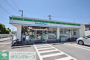 ファミリーマート駒井町一丁目店 徒歩8分。コンビニ 610m