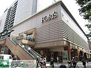 フォーリス 徒歩2分。ショッピングセンター 160m