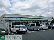 ファミリーマート烏山駅東口店 258m