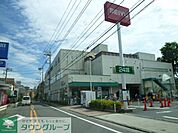 西友調布入間町店 徒歩13分。スーパー 1020m