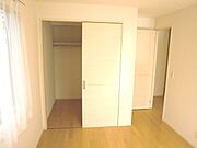 ★たっぷり収納のウォークインクローゼットです★