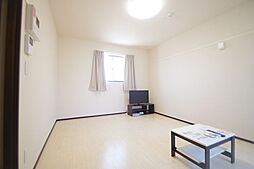 小田急小田原線 鶴川駅 バス7分 鶴川市民センター入口下車 徒歩2分の賃貸アパート 2階1Kのリビング/ダイニング