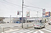 セブンイレブン町田小川2丁目店 215m