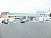 ファミリーマート町田忠生店 292m