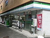 ファミリーマート 89m