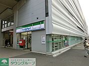 ファミリーマート 240m