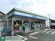 ファミリーマート 200m