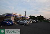 スリーエフ 徒歩17分。 1340m